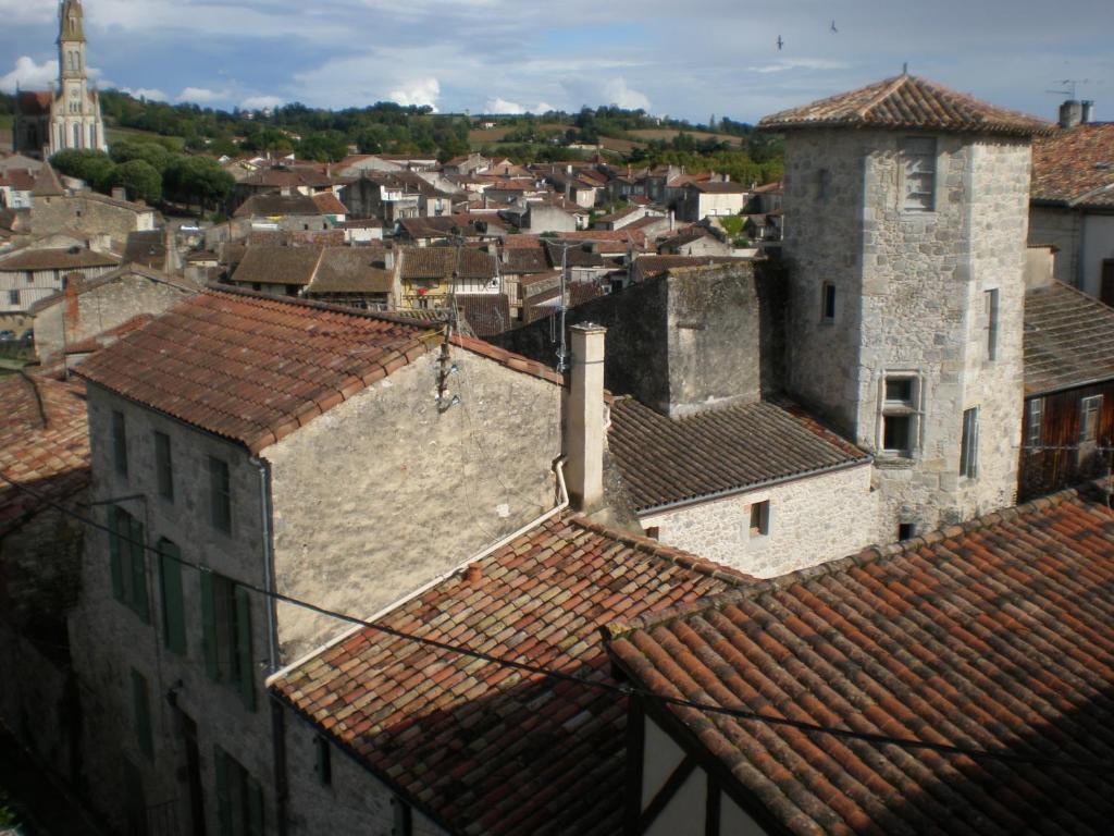 Chambre D'Hotes La Tour De Brazalem Bed and Breakfast Nérac Exterior foto